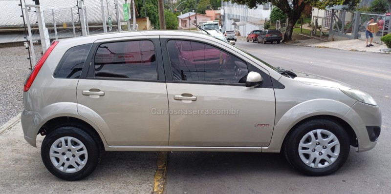 FIESTA 1.0 MPI CLASS HATCH 8V FLEX 4P MANUAL - 2011 - FARROUPILHA