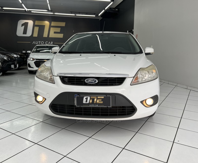 FOCUS 1.6 GLX 8V FLEX 4P MANUAL - 2013 - PASSO FUNDO