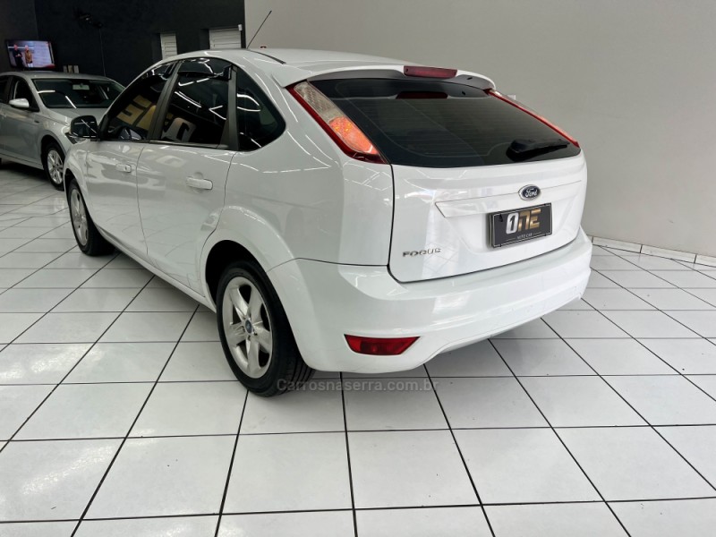 FOCUS 1.6 GLX 8V FLEX 4P MANUAL - 2013 - PASSO FUNDO