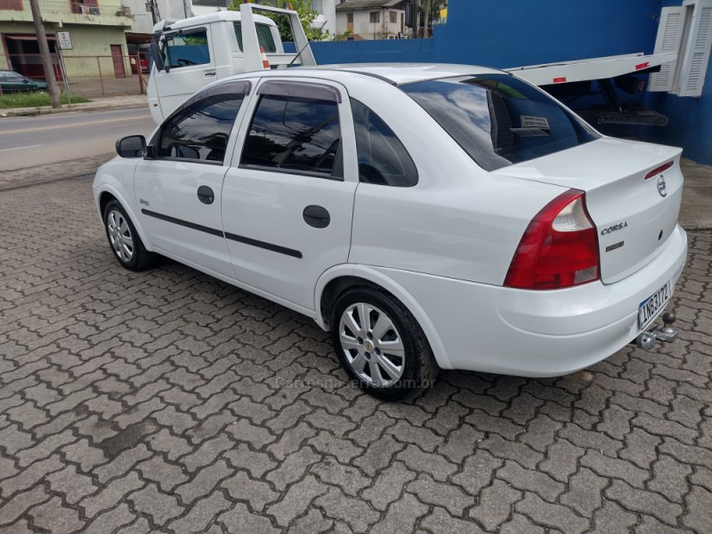 CORSA 1.8 MPFI MAXX SEDAN 8V FLEX 4P MANUAL - 2006 - CAXIAS DO SUL