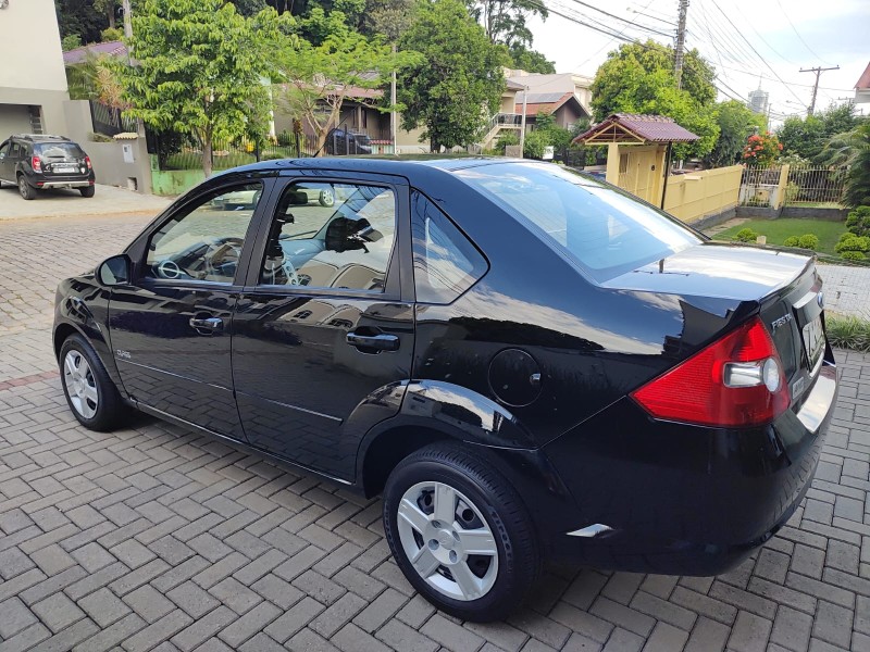 FIESTA 1.6 MPI CLASS SEDAN 8V FLEX 4P MANUAL - 2010 - LAJEADO