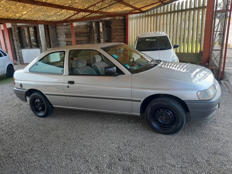 ESCORT 1.6 GL 8V GASOLINA 2P MANUAL - 1995 - VERANóPOLIS