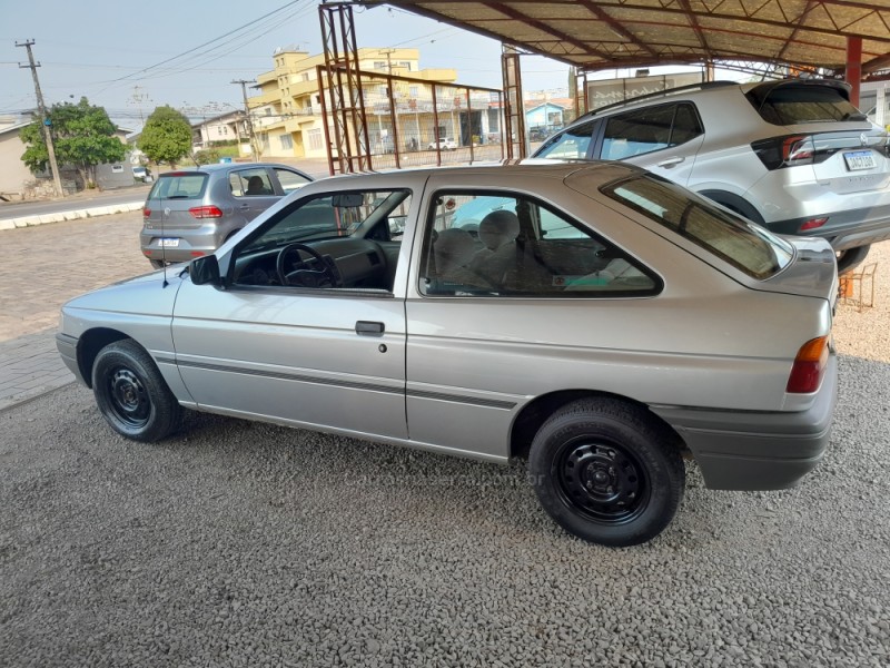 ESCORT 1.6 GL 8V GASOLINA 2P MANUAL - 1995 - VERANóPOLIS