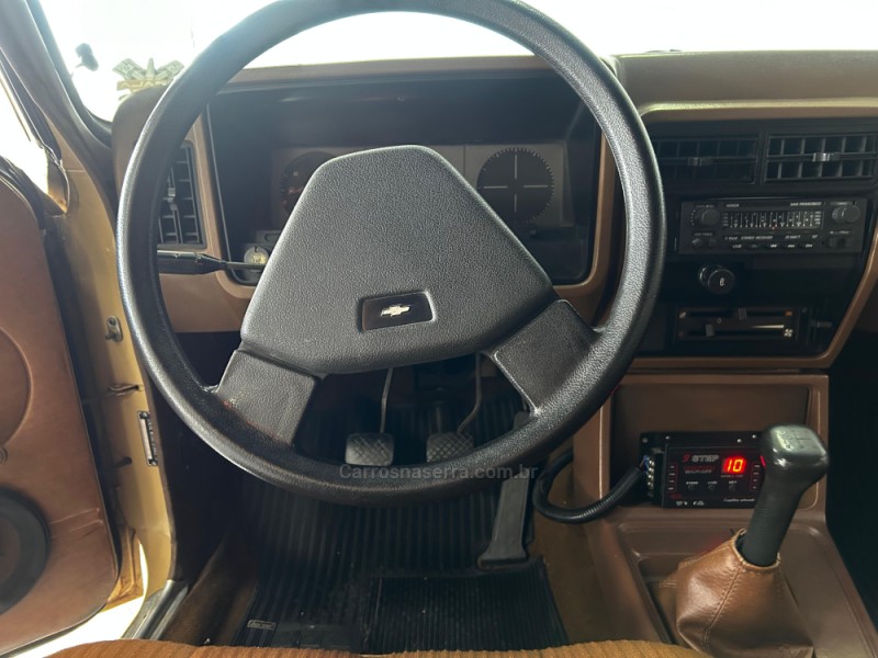 OPALA 4.1 12V GASOLINA 2P MANUAL - 1981 - CAXIAS DO SUL