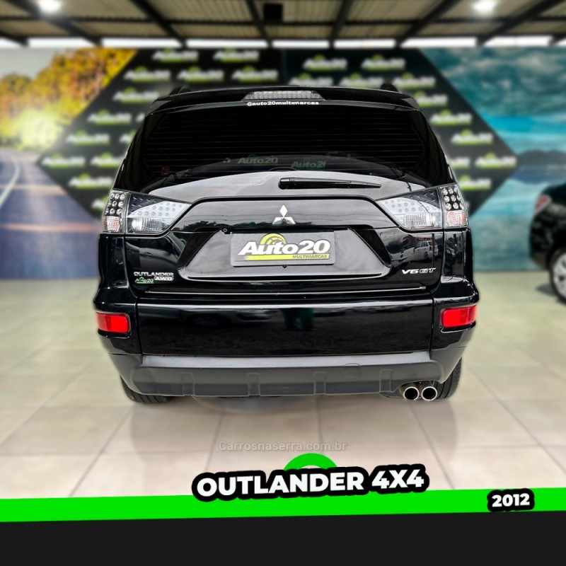 OUTLANDER 3.0 4X4 V6 24V GASOLINA 4P AUTOMÁTICO - 2012 - TAQUARA