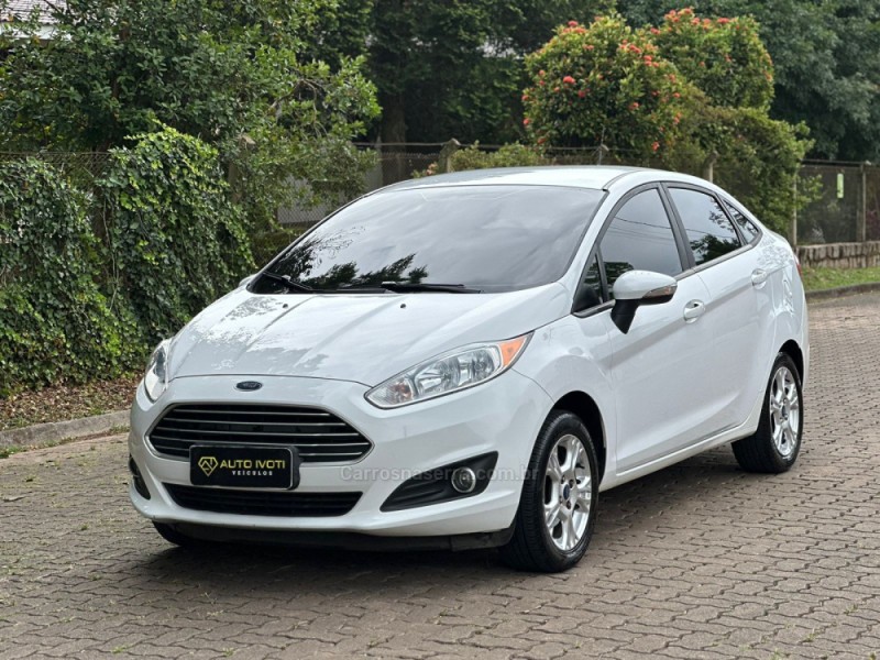 FIESTA 1.6 SE SEDAN 16V FLEX 4P MANUAL - 2015 - IVOTI