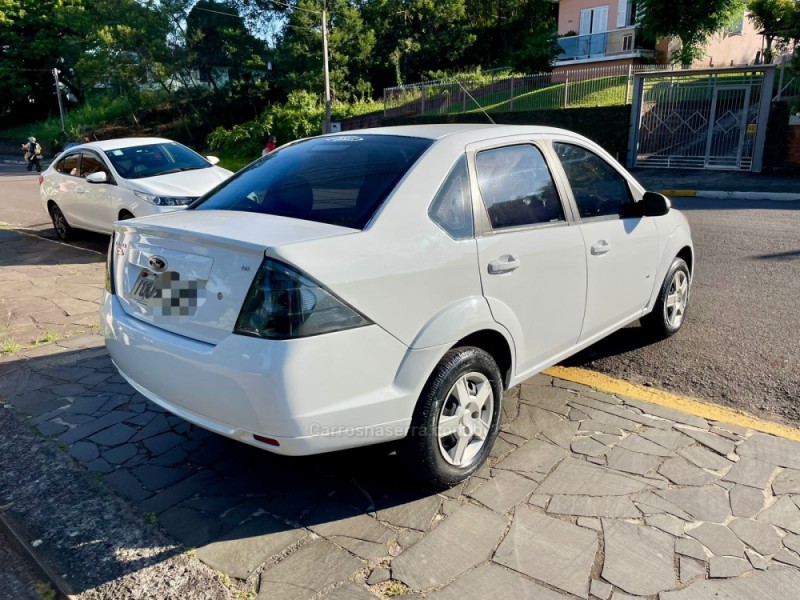 FIESTA 1.6 ROCAM SE SEDAN 8V FLEX 4P MANUAL - 2014 - CARLOS BARBOSA