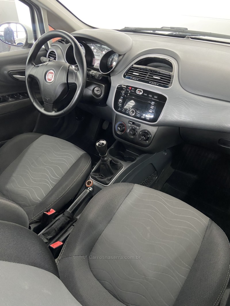 PUNTO 1.6 ESSENCE 16V FLEX 4P MANUAL - 2013 - FARROUPILHA