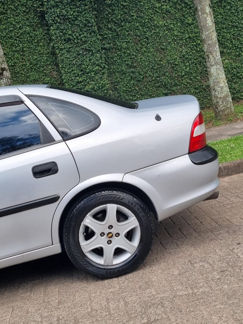 VECTRA 2.2 MPFI GLS 8V GASOLINA 4P MANUAL - 1998 - CAXIAS DO SUL