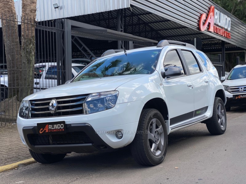 DUSTER 2.0 DYNAMIQUE 4X2 16V FLEX 4P MANUAL - 2014 - PAROBé