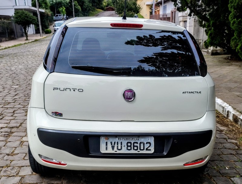 PUNTO 1.4 ATTRACTIVE 8V FLEX 4P MANUAL - 2015 - FARROUPILHA