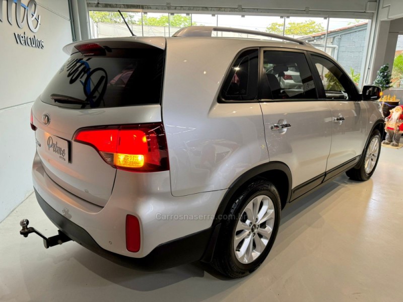 SORENTO 2.4 EX2 4X2 16V GASOLINA 4P AUTOMÁTICO - 2014 - ESTâNCIA VELHA