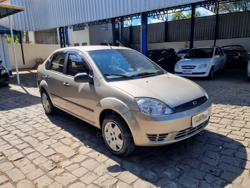 fiesta 1.0 mpi personnallite sedan 8v gasolina 4p manual 2005 vacaria