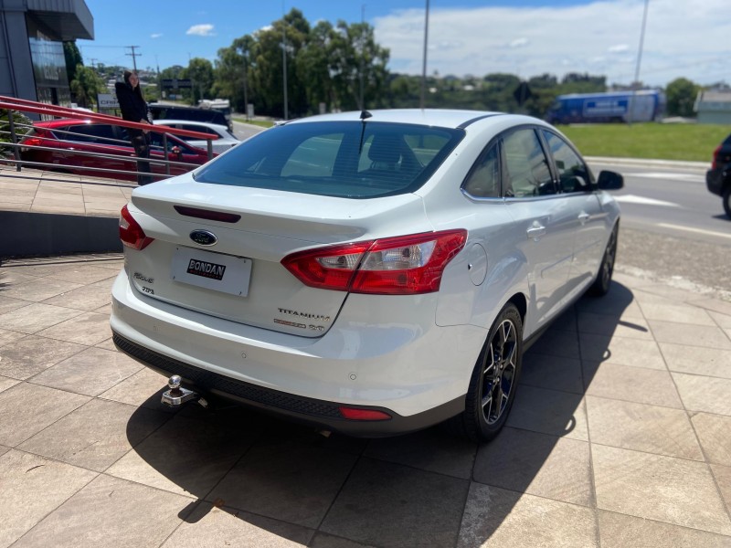 FOCUS 2.0 TITANIUM SEDAN 16V FLEX 4P AUTOMÁTICO - 2014 - FARROUPILHA