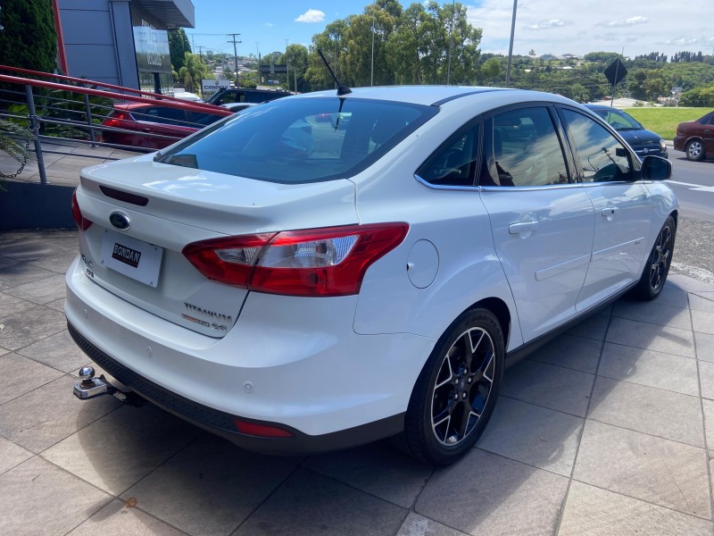 FOCUS 2.0 TITANIUM SEDAN 16V FLEX 4P AUTOMÁTICO - 2014 - FARROUPILHA