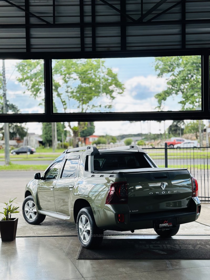 DUSTER OROCH 2.0 16V FLEX DYNAMIQUE 4P AUTOMÁTICO - 2017 - CANELA