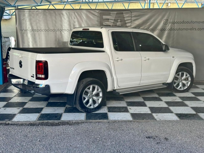 AMAROK 3.0 V6 TDI HIGHLINE CD DIESEL 4MOTION AUTOMÁTICO - 2019 - NOVA PRATA