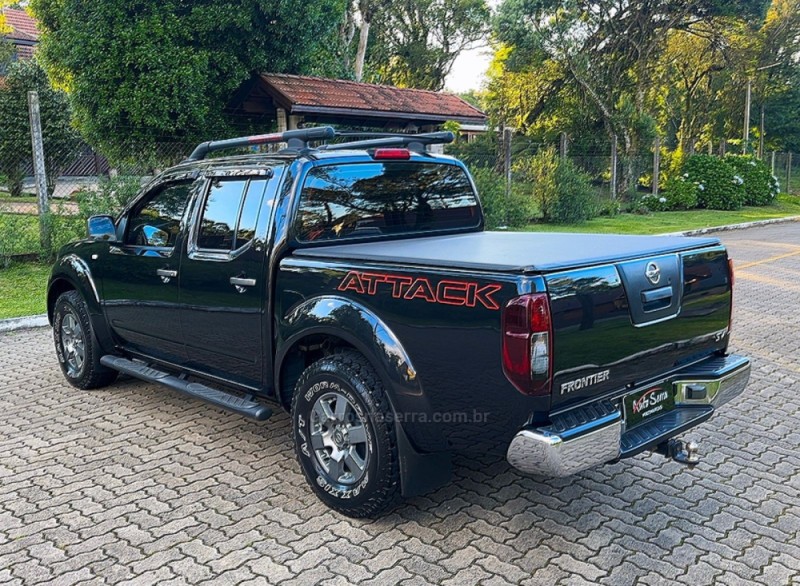 FRONTIER 2.5 SV ATTACK 4X4 CD TURBO ELETRONIC DIESEL 4P AUTOMÁTICO - 2016 - CANELA