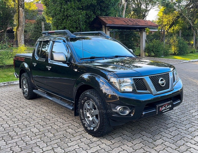 frontier 2.5 sv attack 4x4 cd turbo eletronic diesel 4p automatico 2016 canela