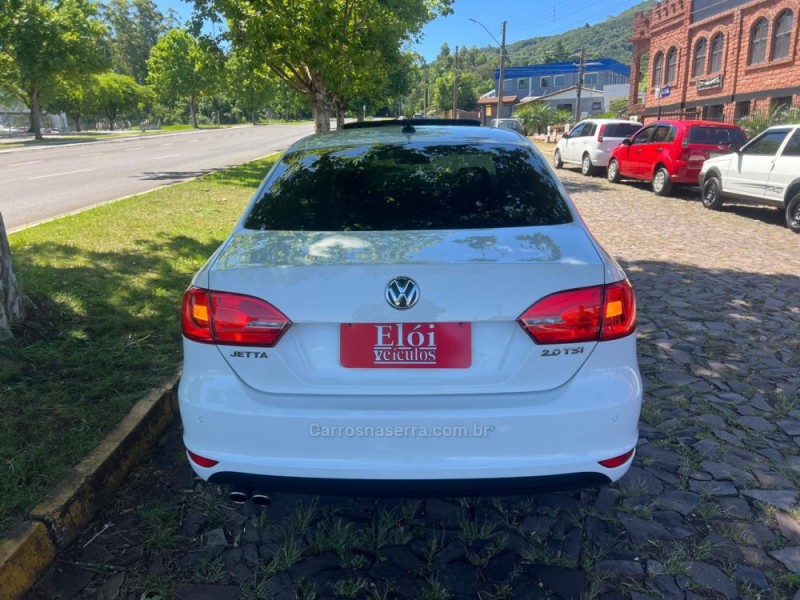 JETTA 2.0 TSI HIGHLINE 200CV GASOLINA 4P TIPTRONIC - 2013 - DOIS IRMãOS