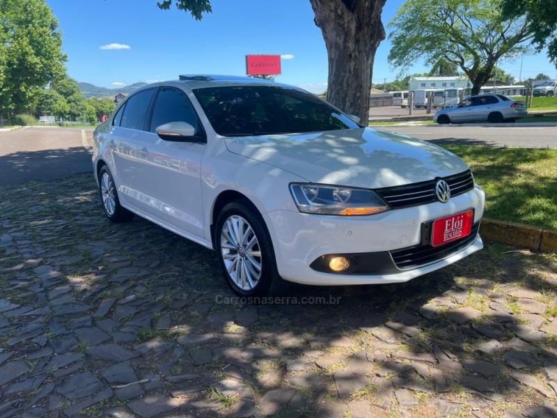 JETTA 2.0 TSI HIGHLINE 200CV GASOLINA 4P TIPTRONIC - 2013 - DOIS IRMãOS