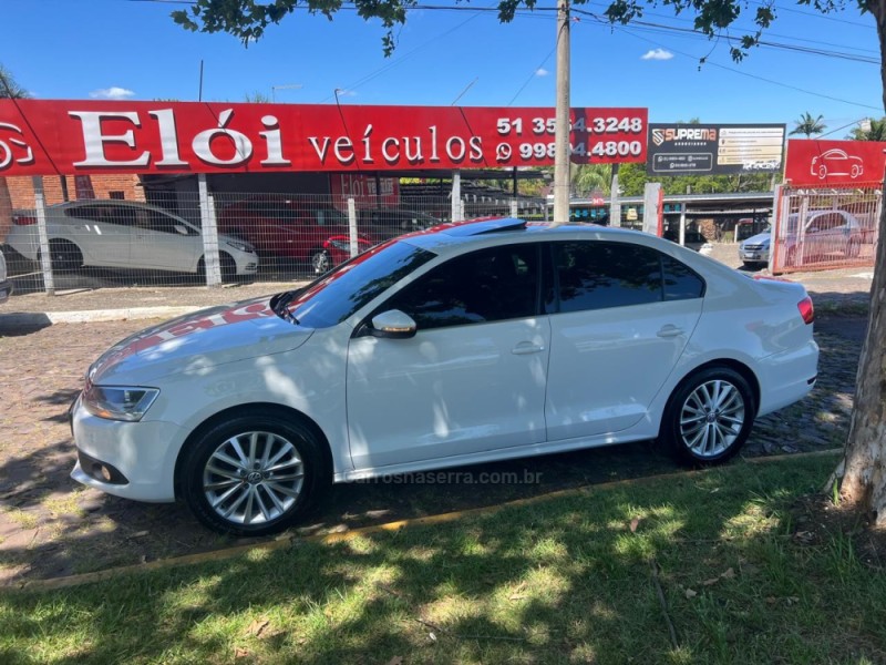 JETTA 2.0 TSI HIGHLINE 200CV GASOLINA 4P TIPTRONIC - 2013 - DOIS IRMãOS