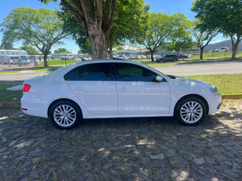 JETTA 2.0 TSI HIGHLINE 200CV GASOLINA 4P TIPTRONIC - 2013 - DOIS IRMãOS