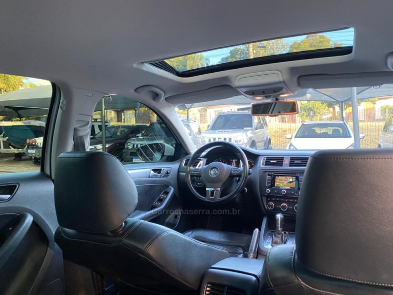 JETTA 2.0 TSI HIGHLINE 211CV GASOLINA 4P DSG - 2013 - DOIS IRMãOS