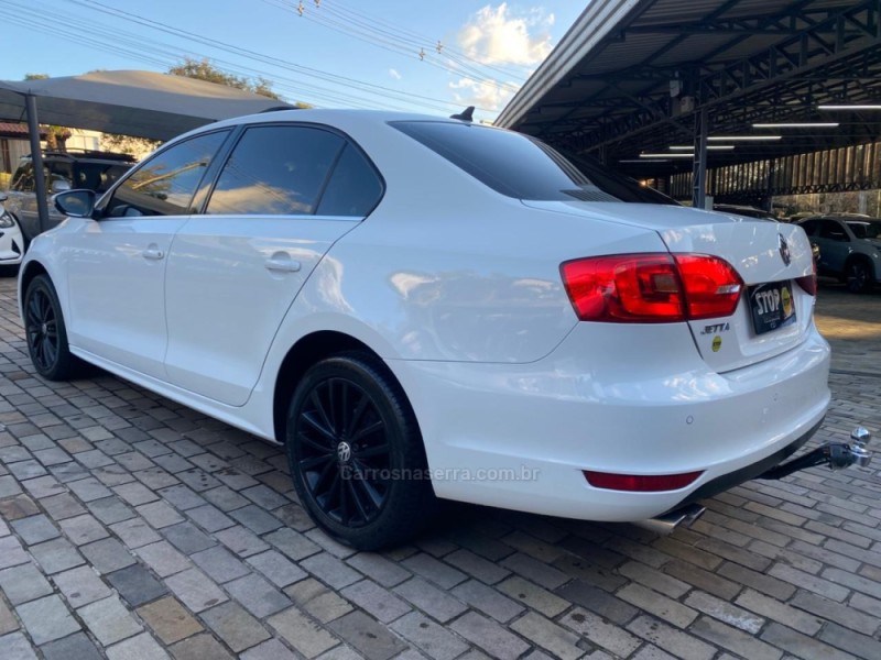 JETTA 2.0 TSI HIGHLINE 211CV GASOLINA 4P DSG - 2013 - DOIS IRMãOS
