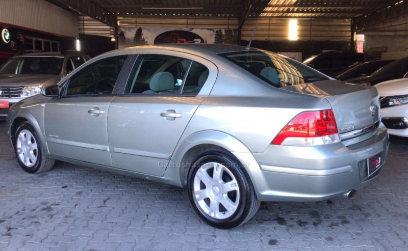 VECTRA 2.0 MPFI ELEGANCE 8V 140CV FLEX 4P MANUAL - 2006 - CAXIAS DO SUL