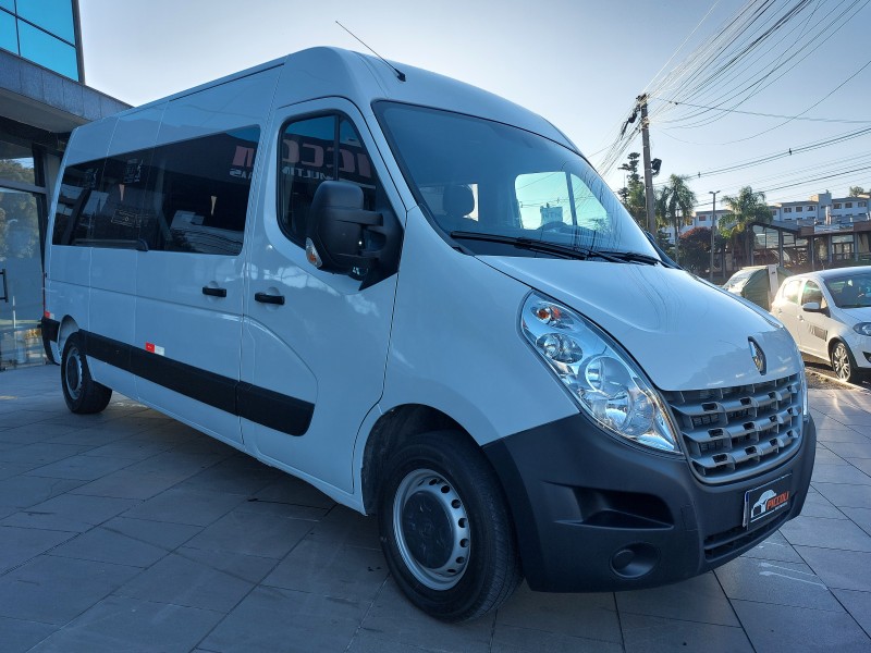 MASTER 2.5 DCI MINIBUS L3H2 16 LUGARES 16V DIESEL 3P MANUAL - 2019 - CAXIAS DO SUL