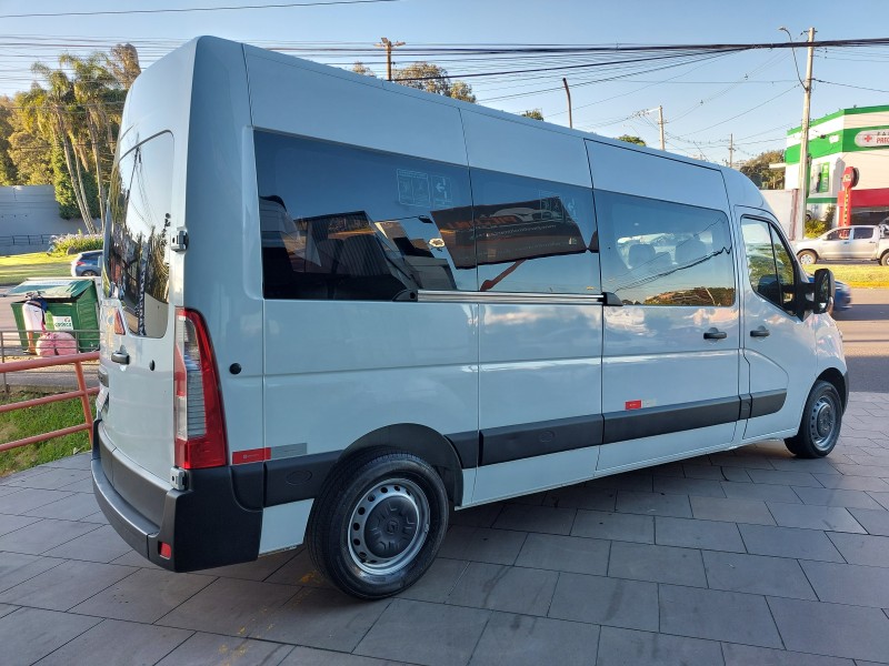 MASTER 2.5 DCI MINIBUS L3H2 16 LUGARES 16V DIESEL 3P MANUAL - 2019 - CAXIAS DO SUL