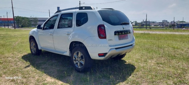 DUSTER 1.6 DYNAMIQUE 4X2 16V FLEX 4P MANUAL - 2016 - SOMBRIO