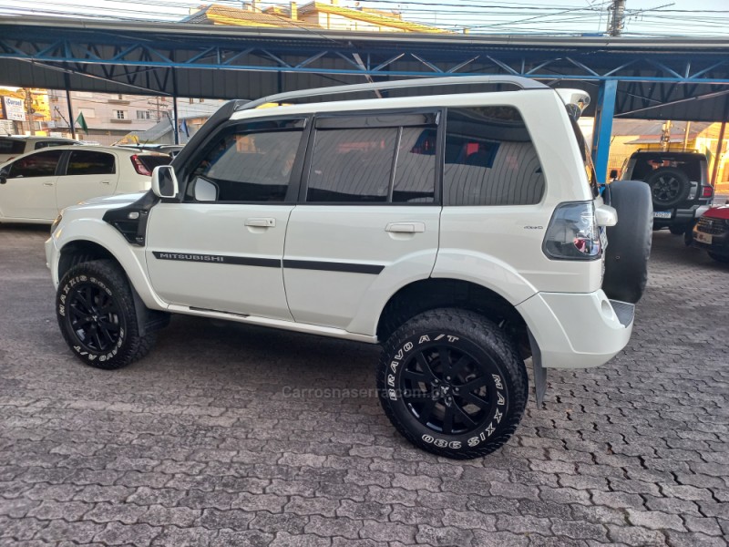 PAJERO TR4 2.0 4X4 16V 140CV FLEX 4P AUTOMÁTICO - 2011 - CAXIAS DO SUL