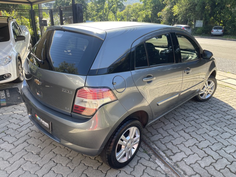 AGILE 1.4 MPFI LTZ 8V FLEX 4P MANUAL - 2011 - NOVA PETRóPOLIS