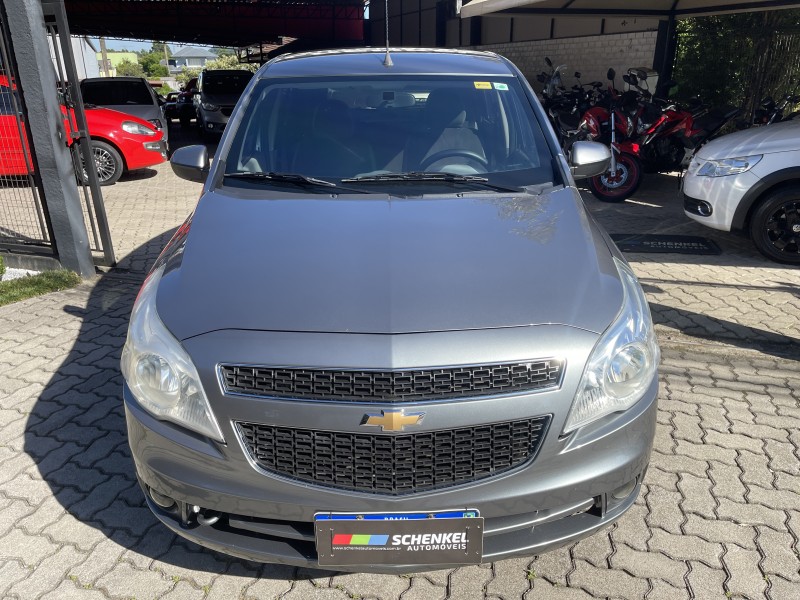 AGILE 1.4 MPFI LTZ 8V FLEX 4P MANUAL - 2011 - NOVA PETRóPOLIS