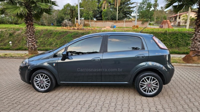 PUNTO 1.4 ATTRACTIVE 8V FLEX 4P MANUAL - 2013 - IVOTI