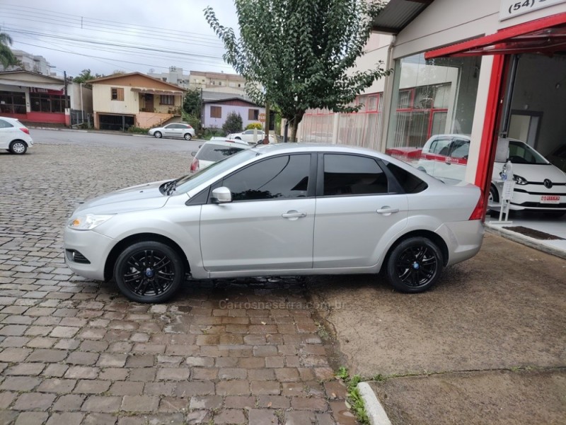 focus 2.0 ghia sedan 16v flex 4p automatico 2012 guapore