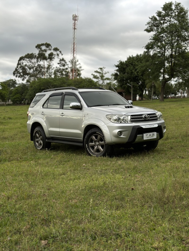 hilux sw4 3.0 srv 4x4 7 lugares 16v turbo intercooler diesel 4p automatico 2011 campo bom