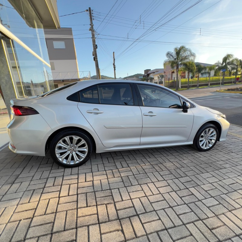 COROLLA 2.0 XEI 16V FLEX 4P AUTOMÁTICO - 2021 - FELIZ