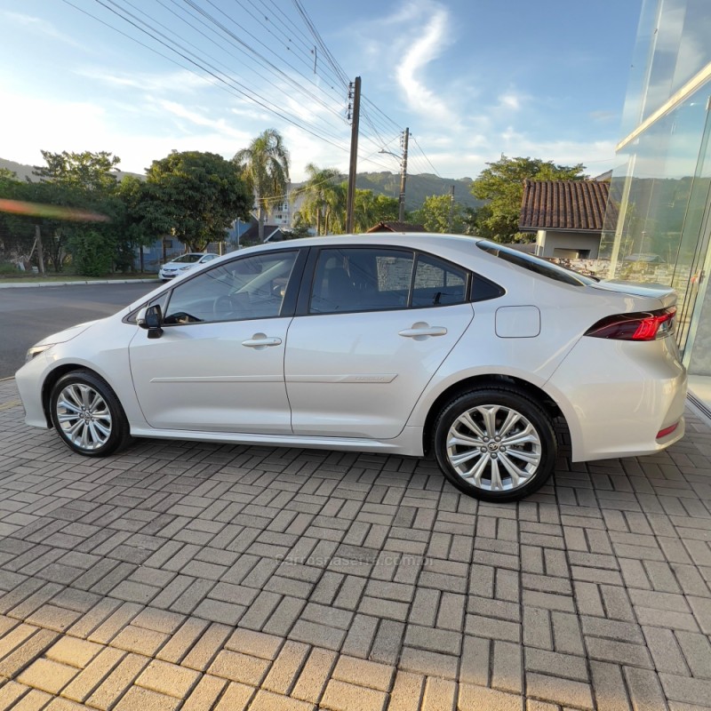 COROLLA 2.0 XEI 16V FLEX 4P AUTOMÁTICO - 2021 - FELIZ