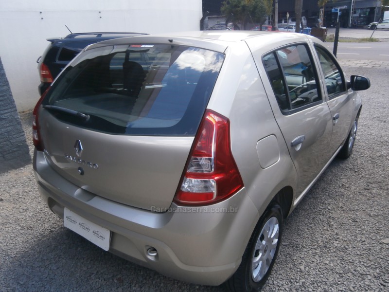 SANDERO 1.0 AUTHENTIQUE 16V FLEX 4P MANUAL - 2012 - FARROUPILHA