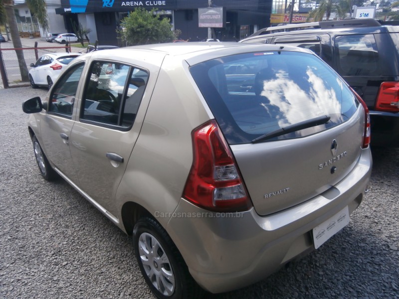 SANDERO 1.0 AUTHENTIQUE 16V FLEX 4P MANUAL - 2012 - FARROUPILHA