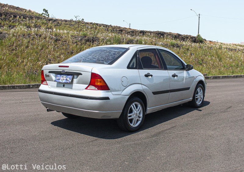 FOCUS 1.6 GL SEDAN 8V FLEX 4P MANUAL - 2008 - FARROUPILHA