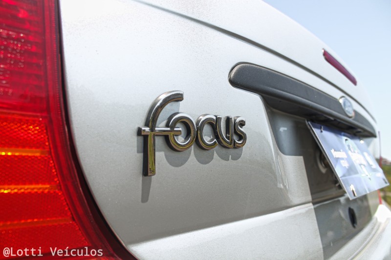 FOCUS 1.6 GL SEDAN 8V FLEX 4P MANUAL - 2008 - FARROUPILHA