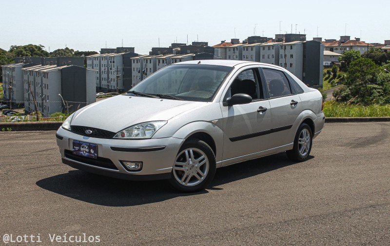 FOCUS 1.6 GL SEDAN 8V FLEX 4P MANUAL - 2008 - FARROUPILHA