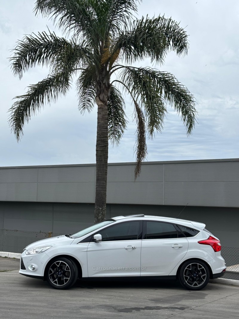 FOCUS 2.0 TITANIUM PLUS HATCH 16V FLEX 4P AUTO - 2015 - CAXIAS DO SUL