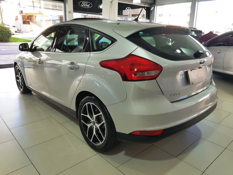 FOCUS 2.0 TITANIUM HATCH 16V FLEX 4P AUTOMÁTICO - 2018 - CAXIAS DO SUL