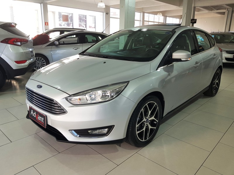 focus 2.0 titanium hatch 16v flex 4p automatico 2018 caxias do sul