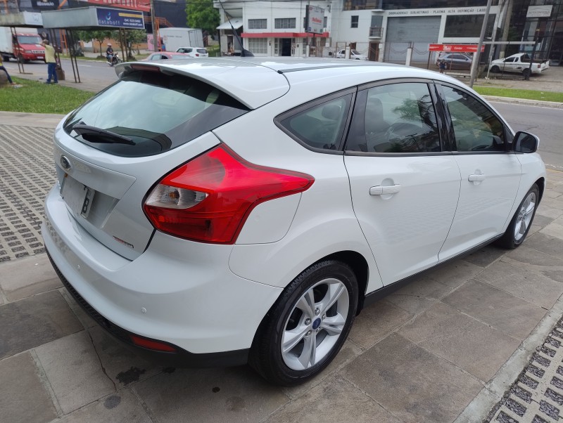 FOCUS 1.6 S HATCH 16V FLEX 4P AUTOMÁTICO - 2014 - CAXIAS DO SUL